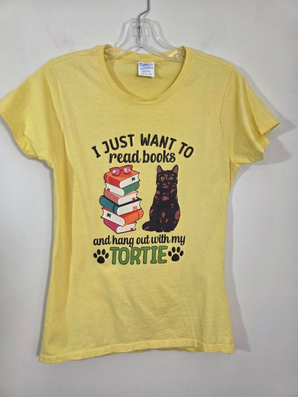 Yellow Graphic Tee "I Just Want to Read Books And Hang Out With My Tortie" Cat S